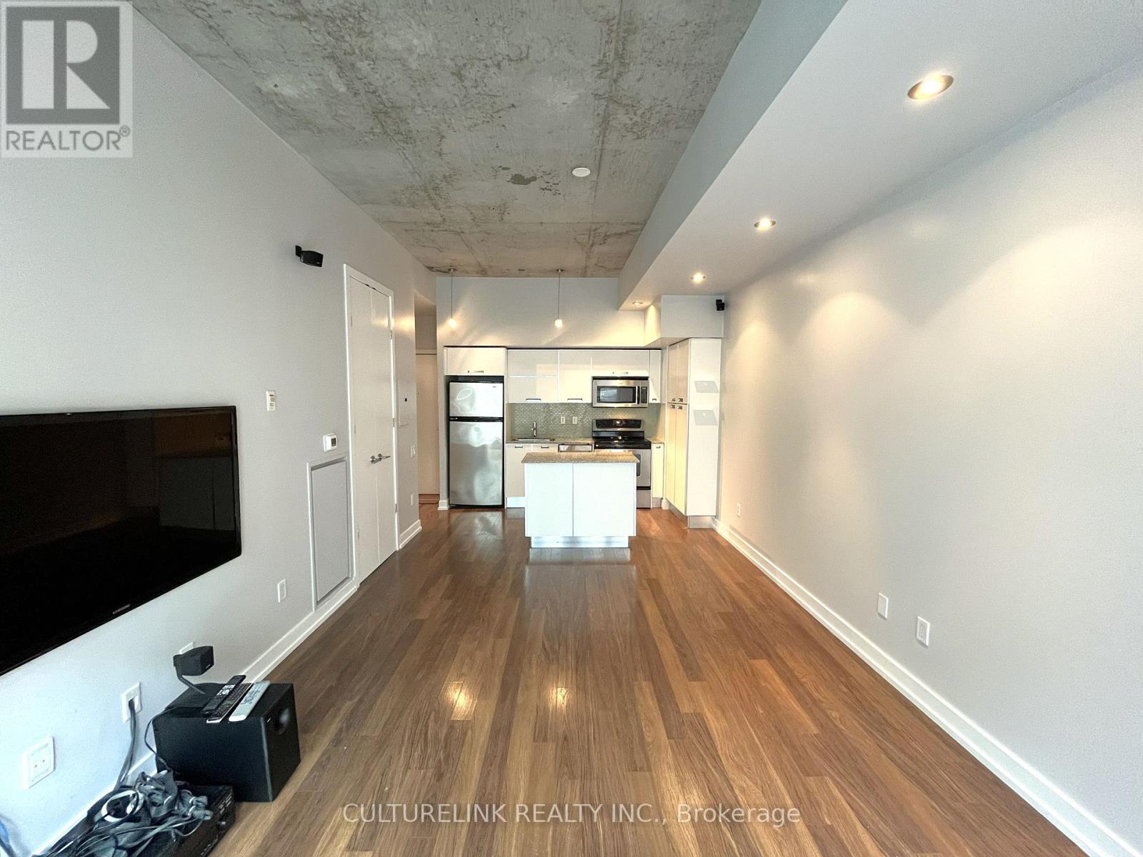 301 - 20 Stewart Street, Toronto, Ontario  M5V 1H6 - Photo 2 - C12562426