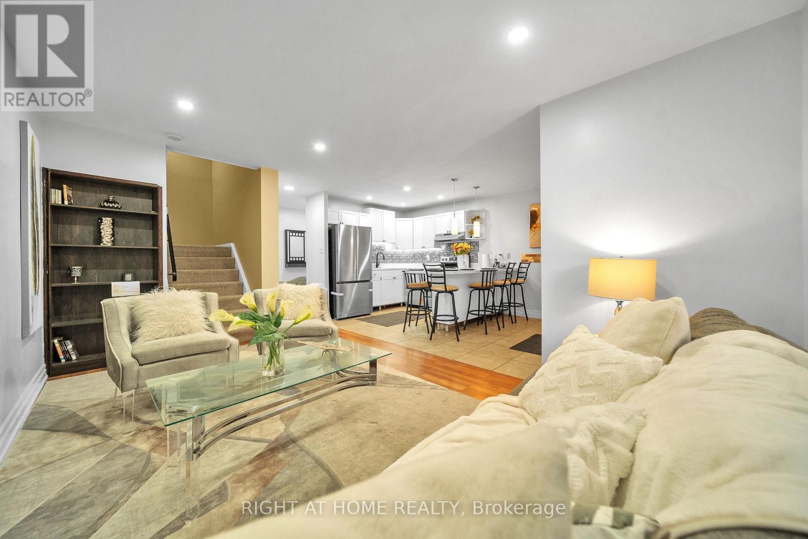 132 - 1058 Falgarwood Drive, Oakville, Ontario  L6H 2P3 - Photo 16 - W12557428