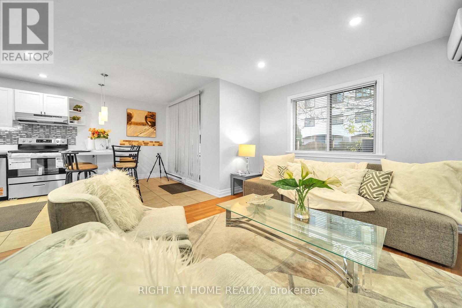 132 - 1058 Falgarwood Drive, Oakville, Ontario  L6H 2P3 - Photo 13 - W12557428