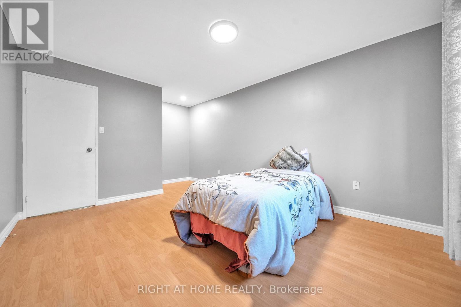 132 - 1058 Falgarwood Drive, Oakville, Ontario  L6H 2P3 - Photo 21 - W12557428