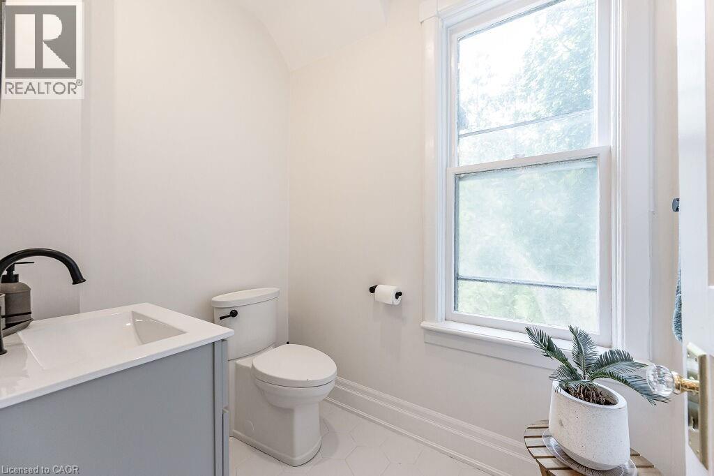 69 Ahrens Street W, Kitchener, Ontario  N2H 4B8 - Photo 34 - 40788938