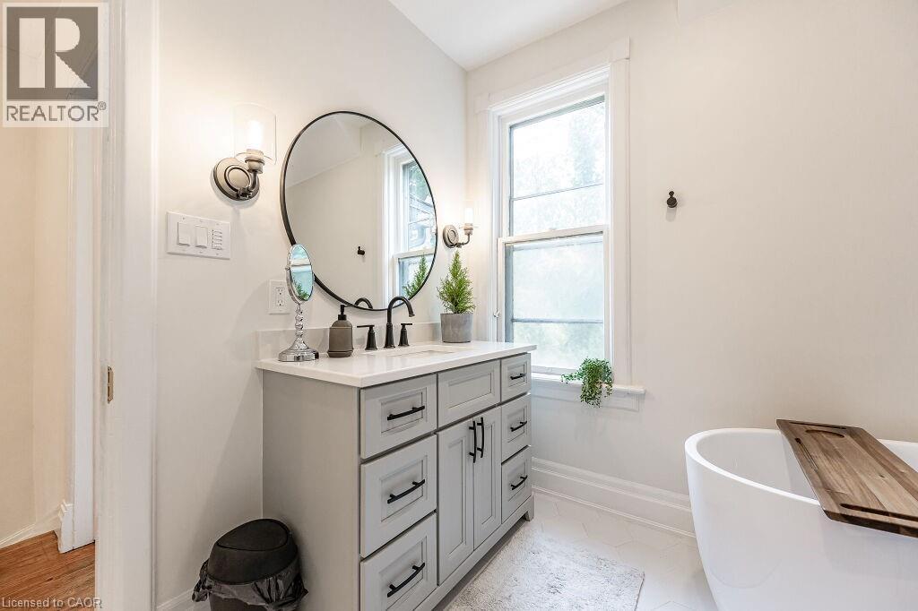 69 Ahrens Street W, Kitchener, Ontario  N2H 4B8 - Photo 37 - 40788938