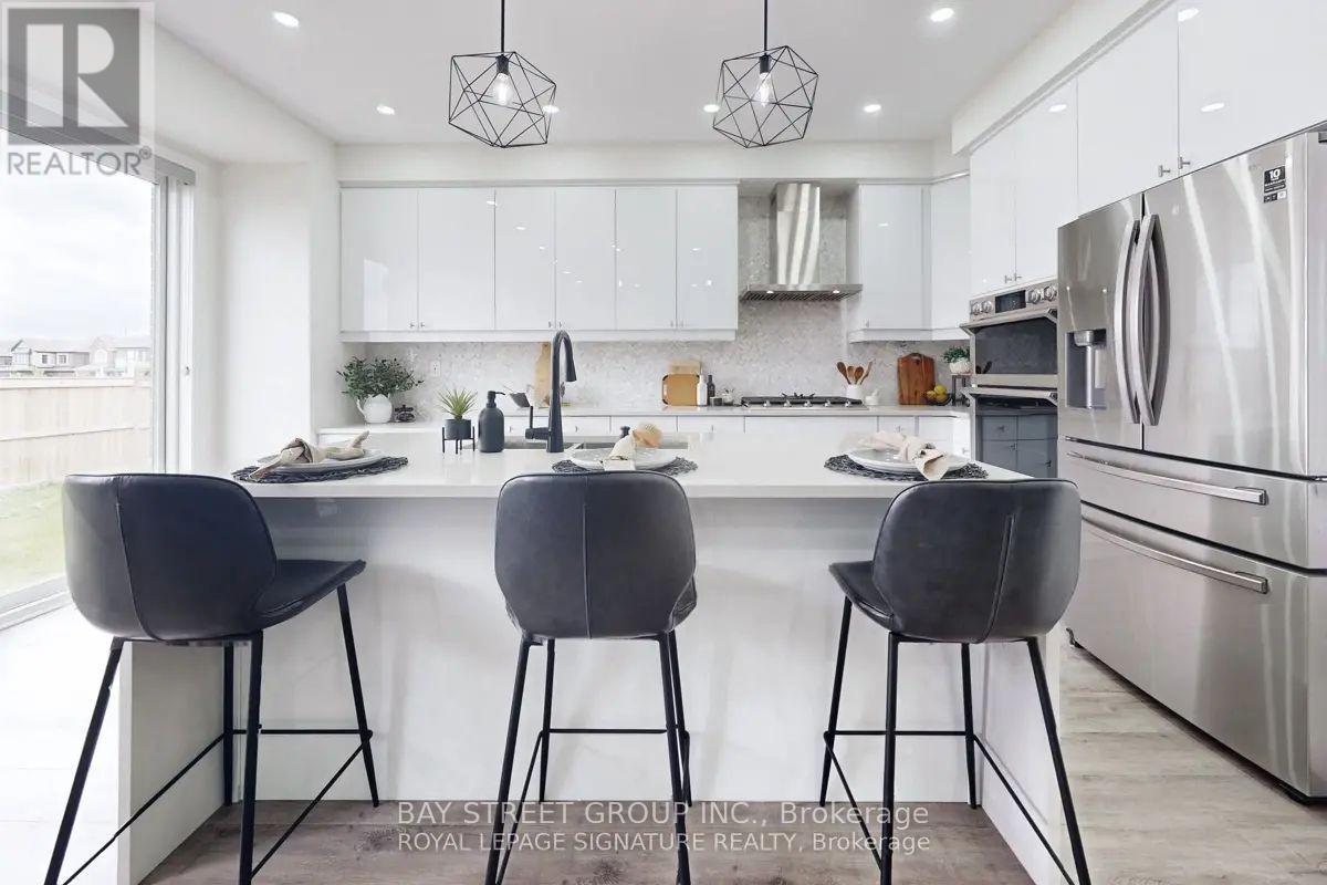 49 Broden Crescent, Whitby, Ontario  L1P 0M1 - Photo 11 - E12562562