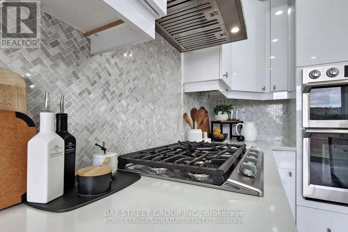 49 Broden Crescent, Whitby, Ontario  L1P 0M1 - Photo 5 - E12562562