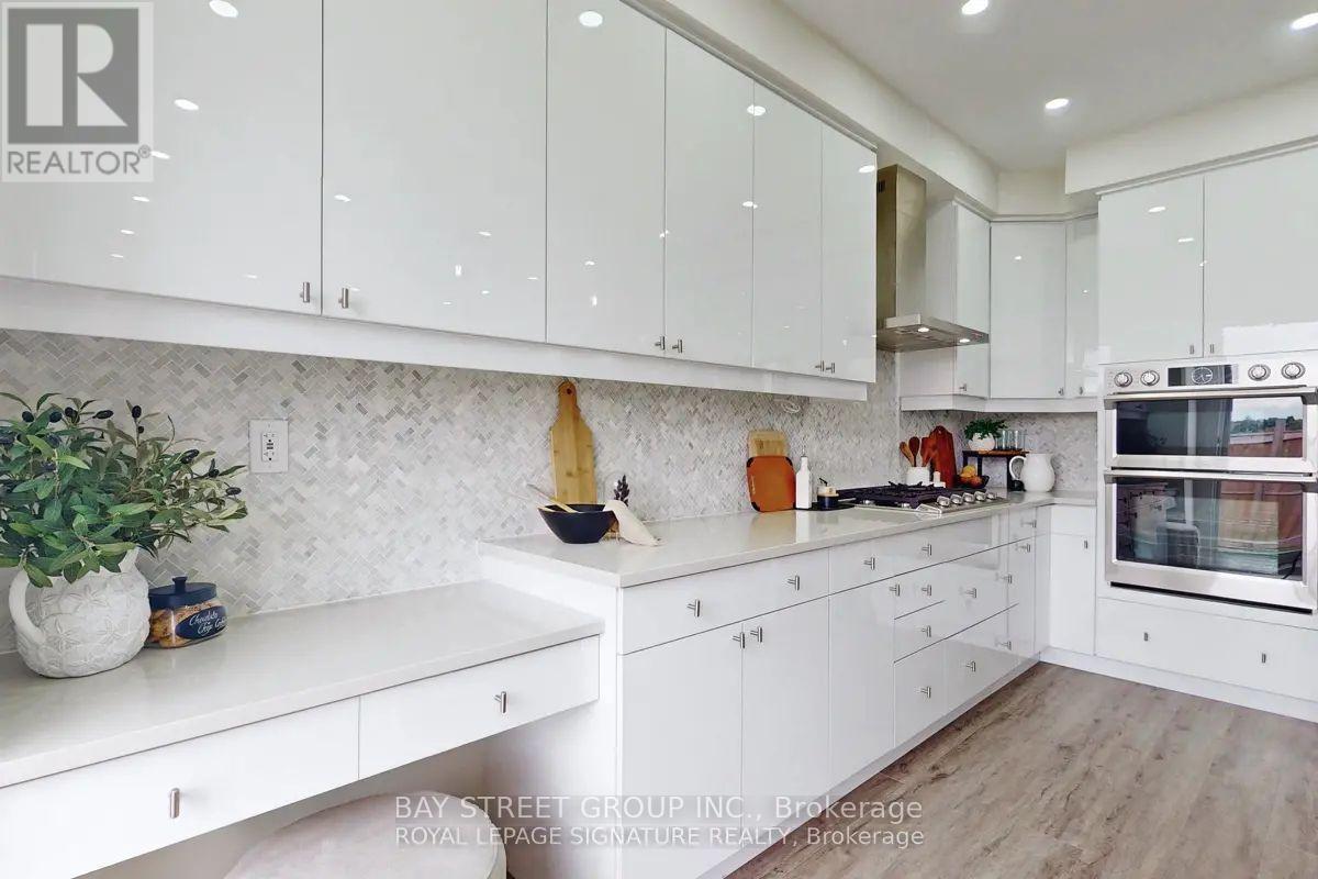 49 Broden Crescent, Whitby, Ontario  L1P 0M1 - Photo 8 - E12562562