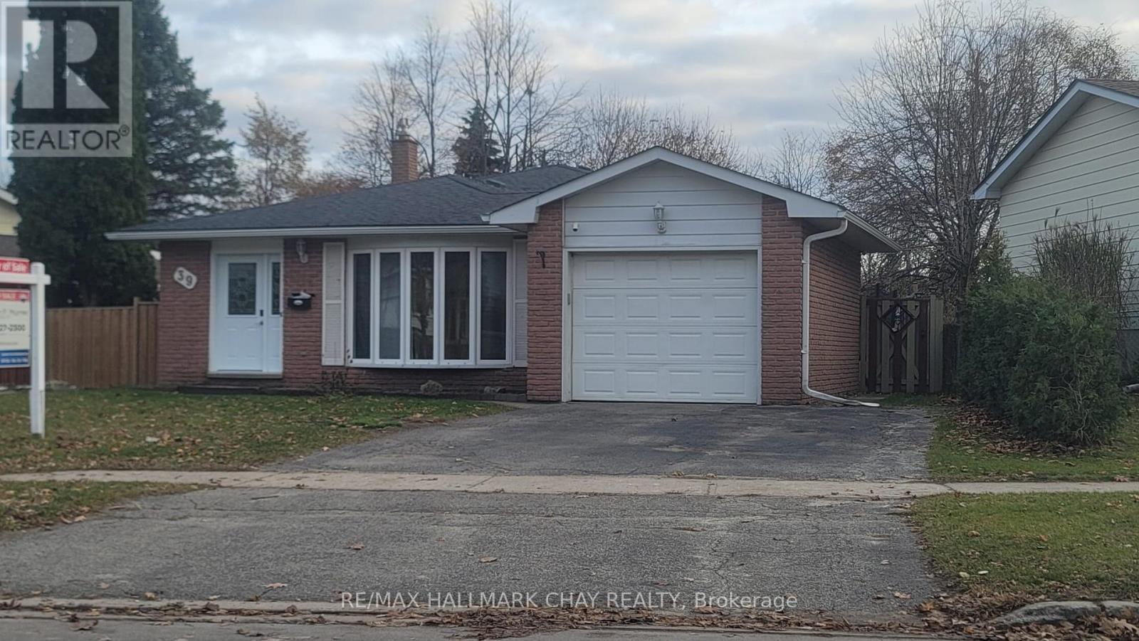 39 BERNICK DRIVE, Barrie, Ontario