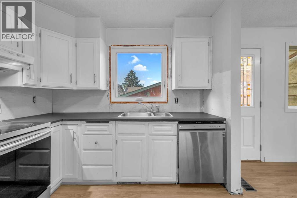 172 Templehill Drive Ne, Calgary, Alberta  T1Y 4M2 - Photo 11 - A2270725