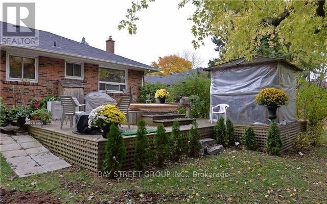 14 Honeybourne Crescent, Markham, Ontario  L3P 1P3 - Photo 3 - N12562434