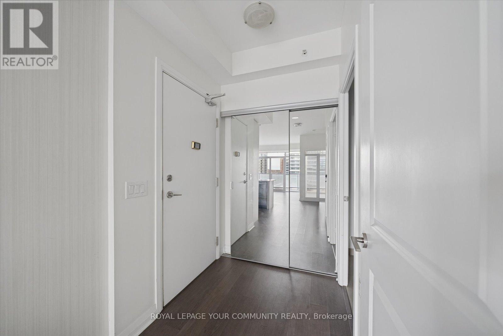 509 - 55 Oneida Crescent, Richmond Hill, Ontario  L4B 0E8 - Photo 5 - N12562458