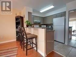 706 - 39 Oneida Crescent, Richmond Hill, Ontario  L4B 4T9 - Photo 2 - N12562464