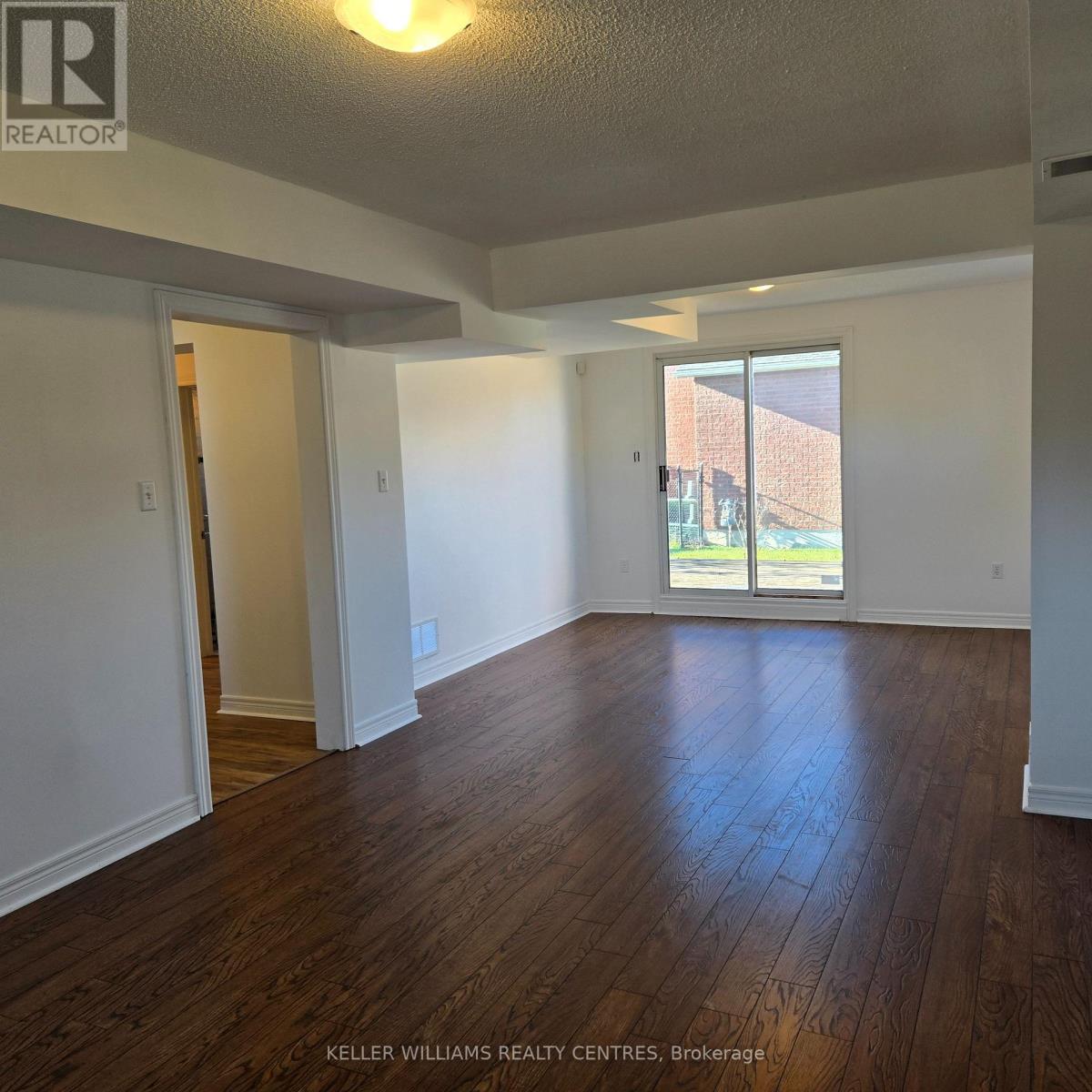 17 Iveagh Drive, Georgina, Ontario  L4P 3X1 - Photo 14 - N12562548