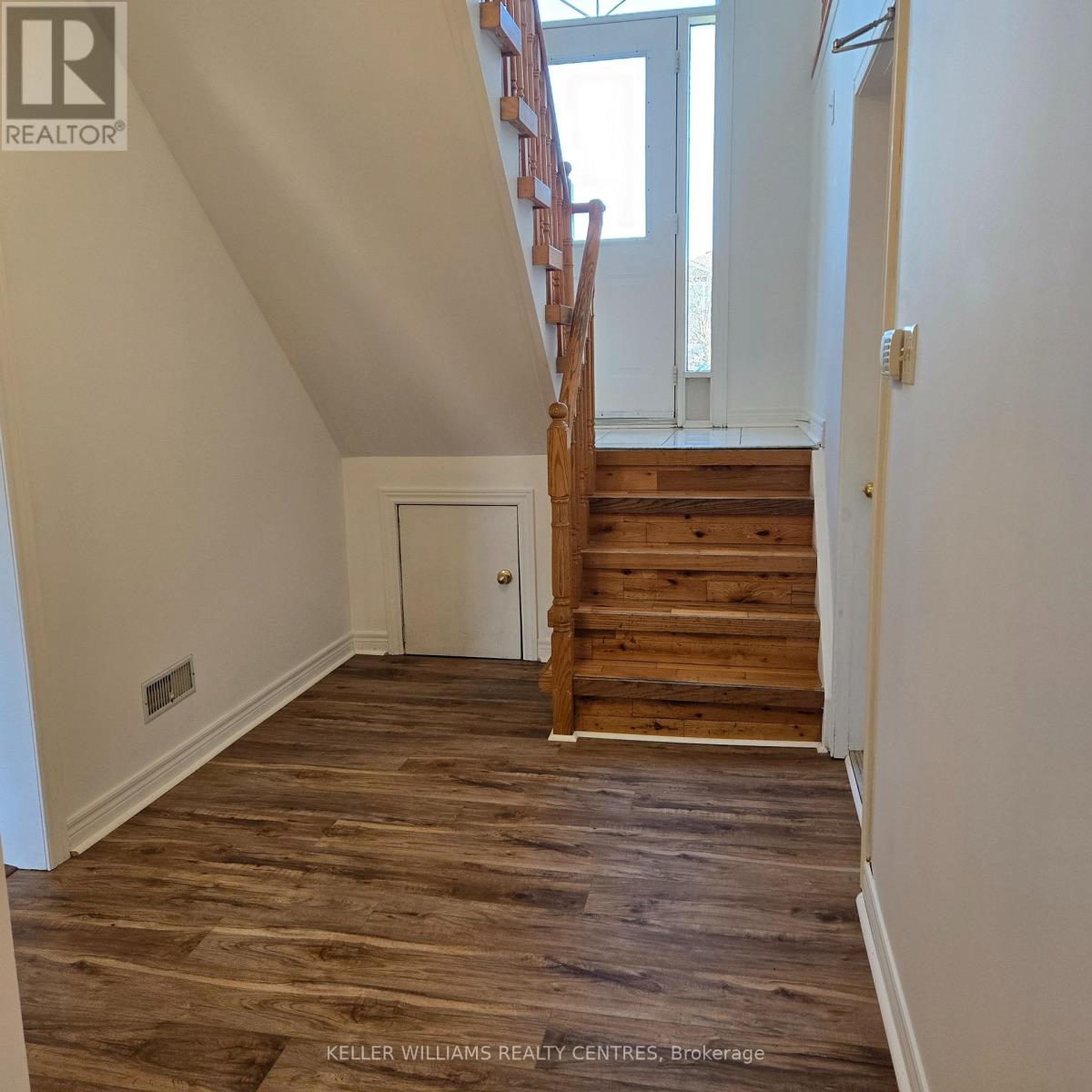 17 Iveagh Drive, Georgina, Ontario  L4P 3X1 - Photo 16 - N12562548