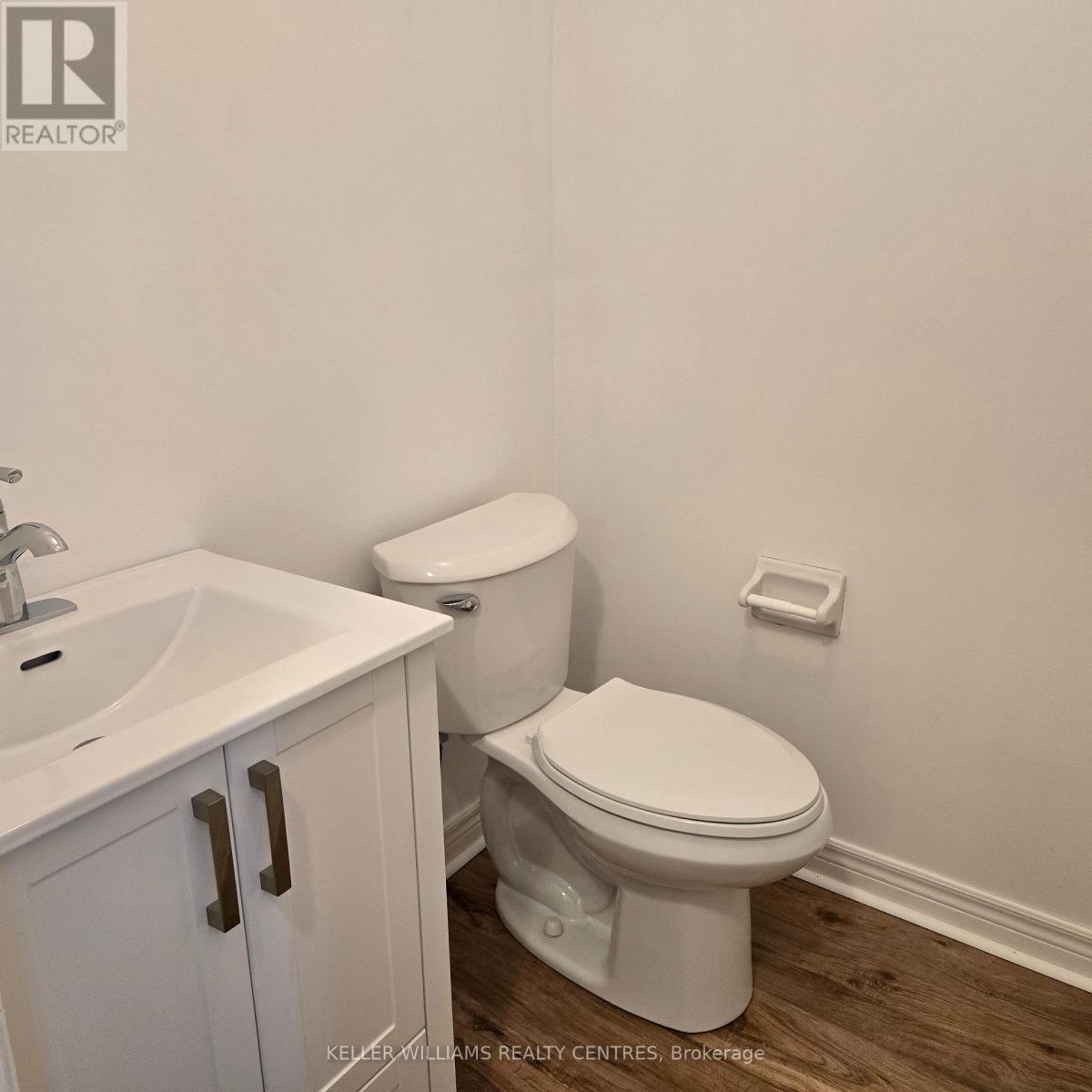 17 Iveagh Drive, Georgina, Ontario  L4P 3X1 - Photo 18 - N12562548