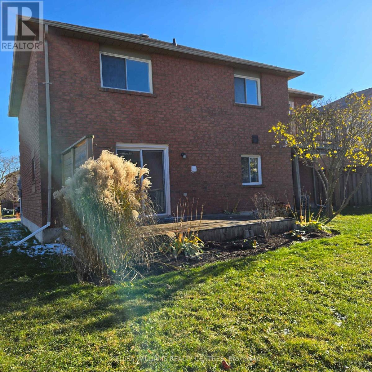 17 Iveagh Drive, Georgina, Ontario  L4P 3X1 - Photo 19 - N12562548