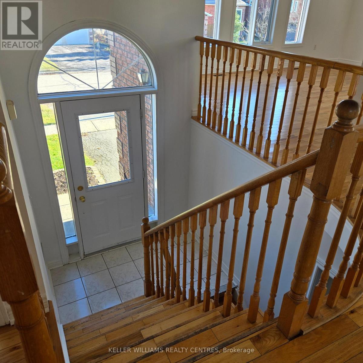 17 Iveagh Drive, Georgina, Ontario  L4P 3X1 - Photo 3 - N12562548