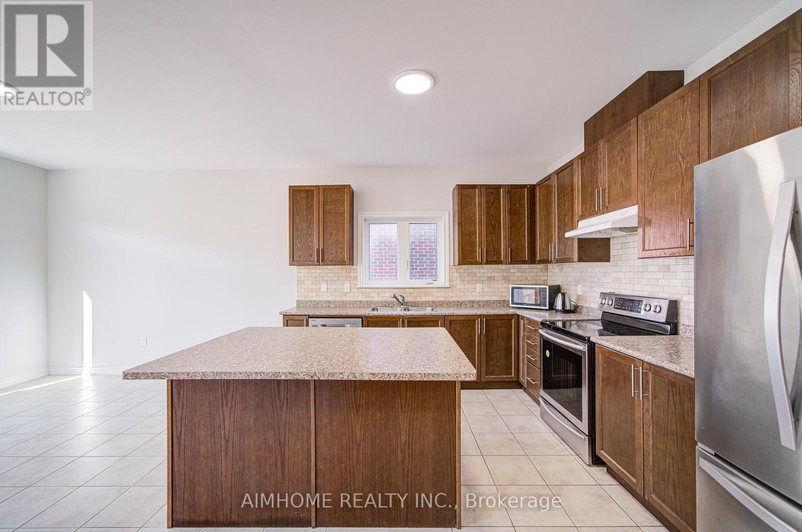 29 Bamburg Street N, Georgina, Ontario  L0E 1R0 - Photo 10 - N12562552