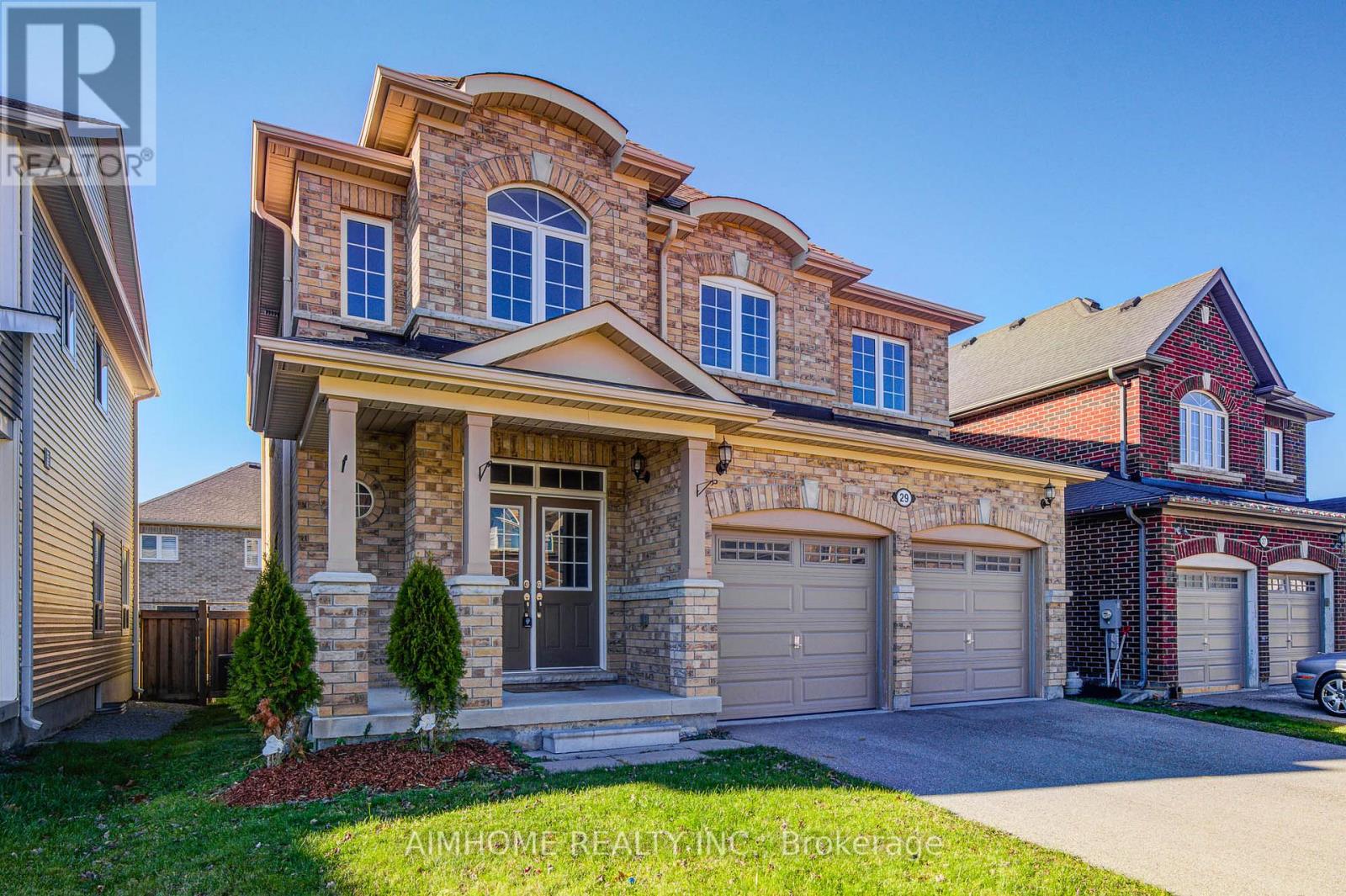 29 Bamburg Street N, Georgina, Ontario  L0E 1R0 - Photo 2 - N12562552