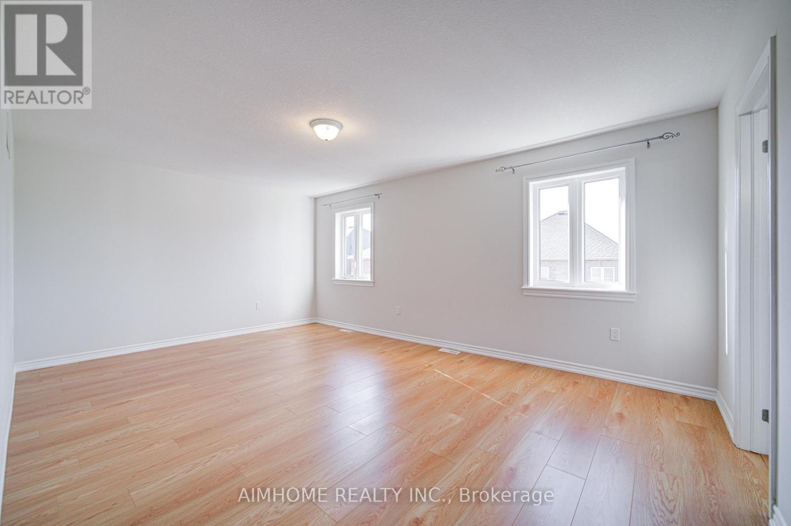 29 Bamburg Street N, Georgina, Ontario  L0E 1R0 - Photo 23 - N12562552