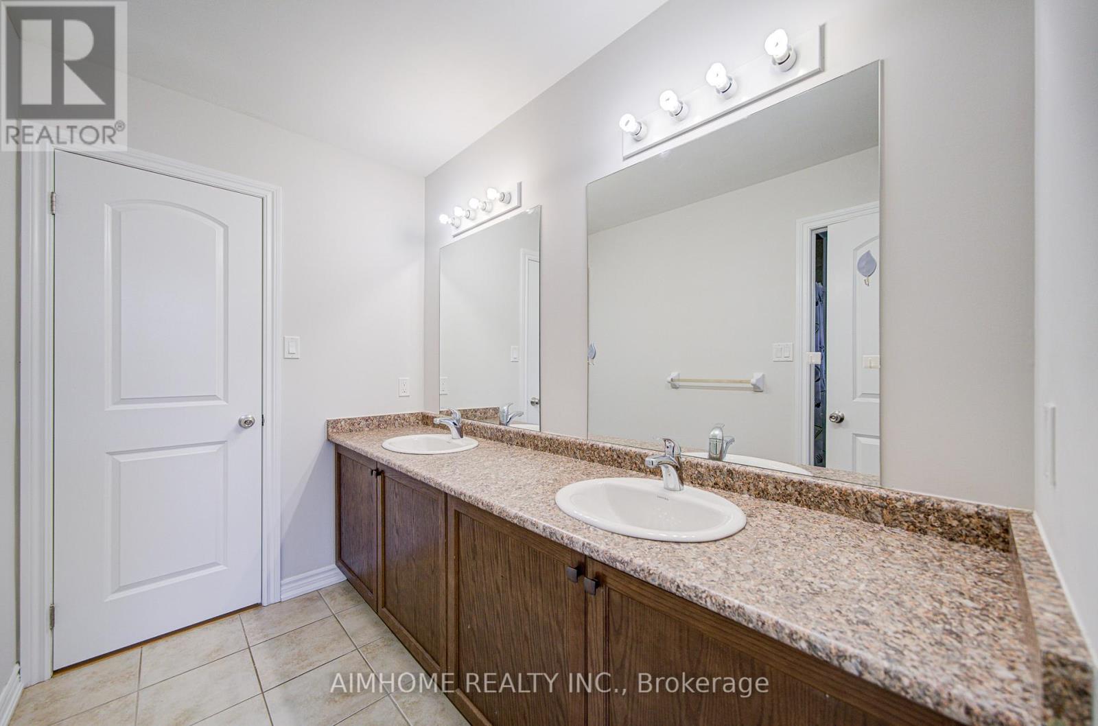 29 Bamburg Street N, Georgina, Ontario  L0E 1R0 - Photo 39 - N12562552