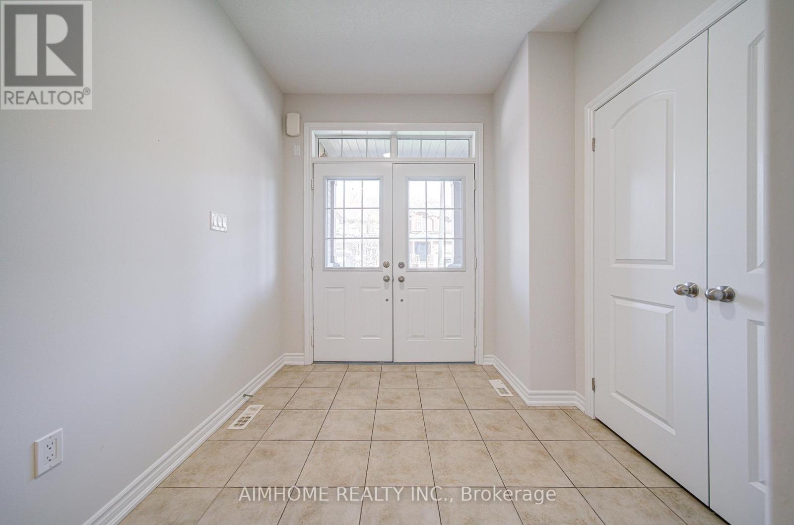 29 Bamburg Street N, Georgina, Ontario  L0E 1R0 - Photo 5 - N12562552