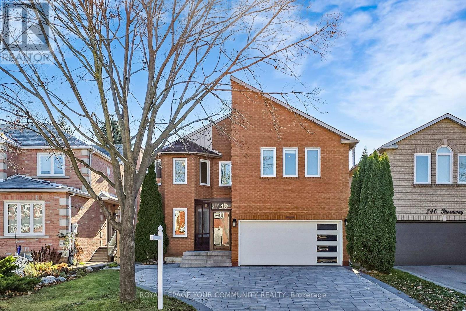 236 THORNWAY AVENUE, Vaughan, Ontario