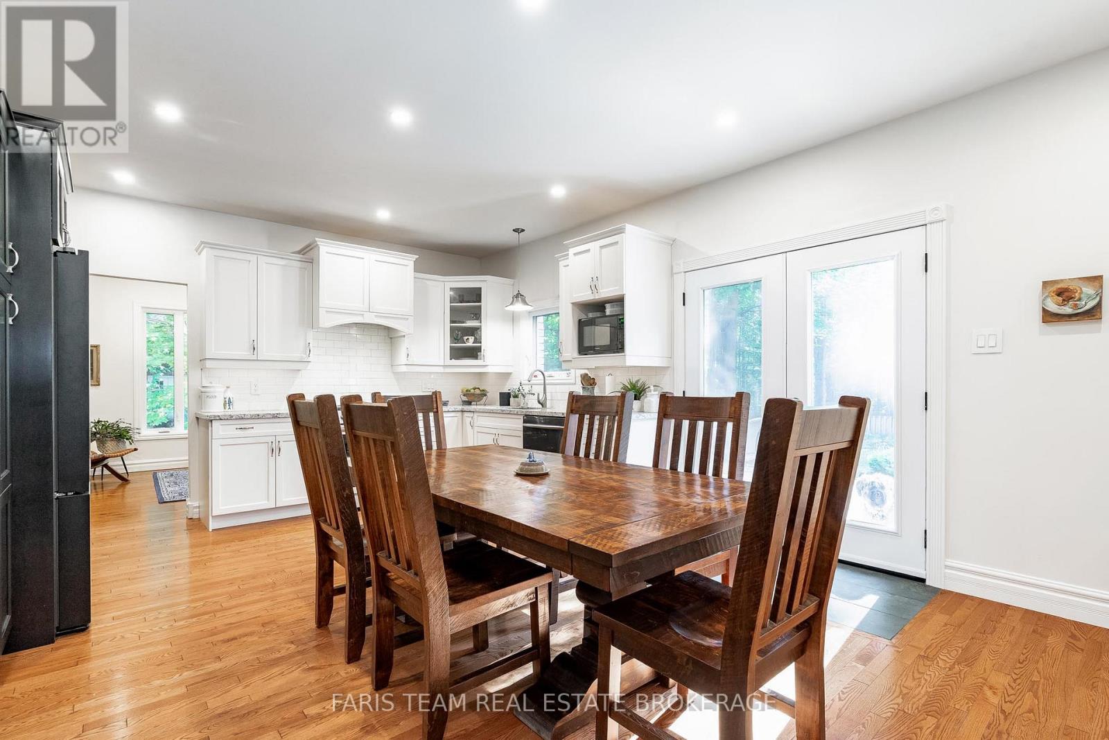 7 Bailey Crescent, Tiny, Ontario  L0L 2T0 - Photo 13 - S12562450