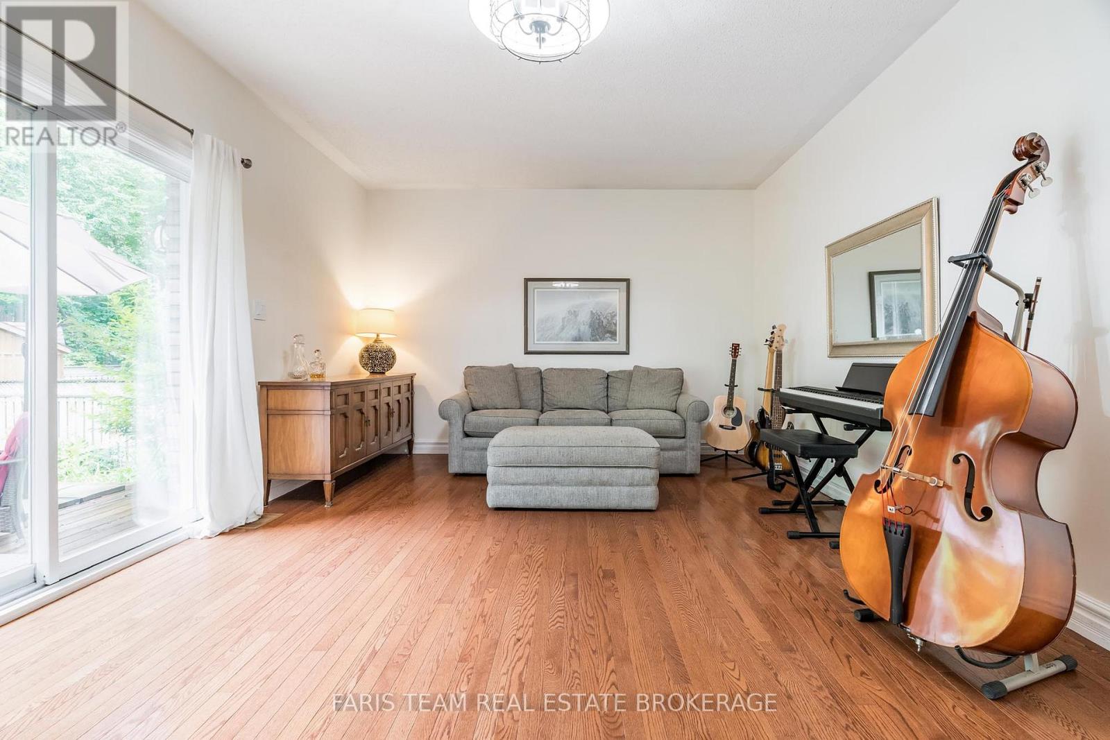 7 Bailey Crescent, Tiny, Ontario  L0L 2T0 - Photo 16 - S12562450