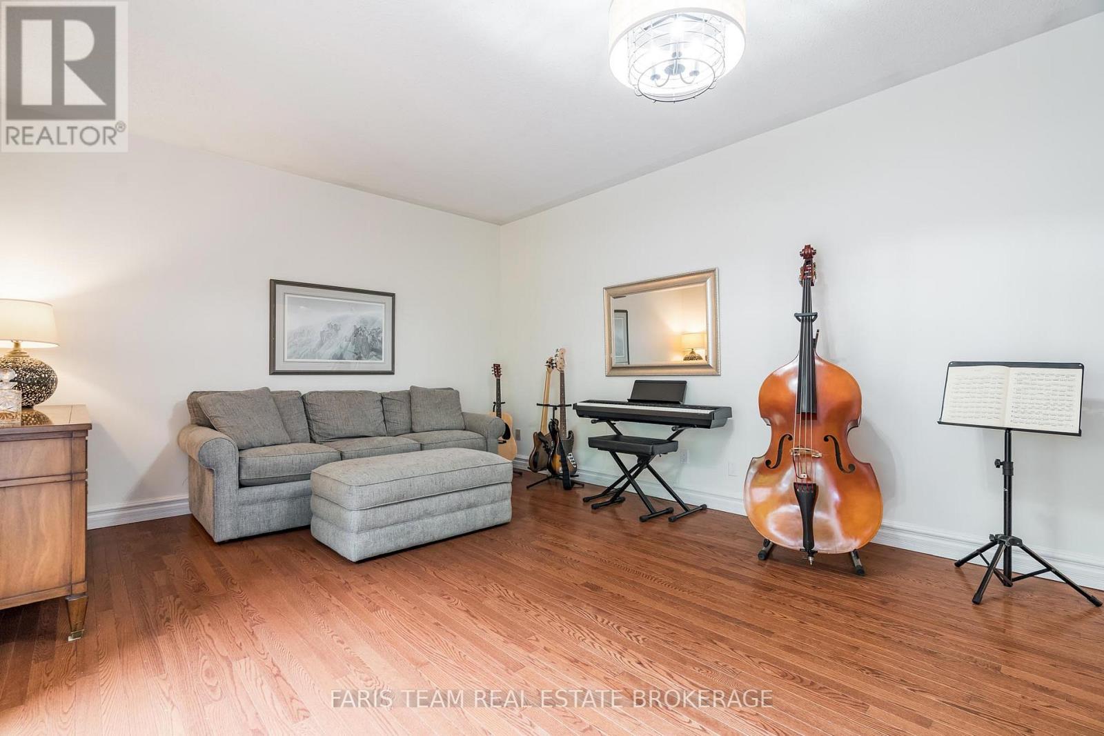 7 Bailey Crescent, Tiny, Ontario  L0L 2T0 - Photo 17 - S12562450