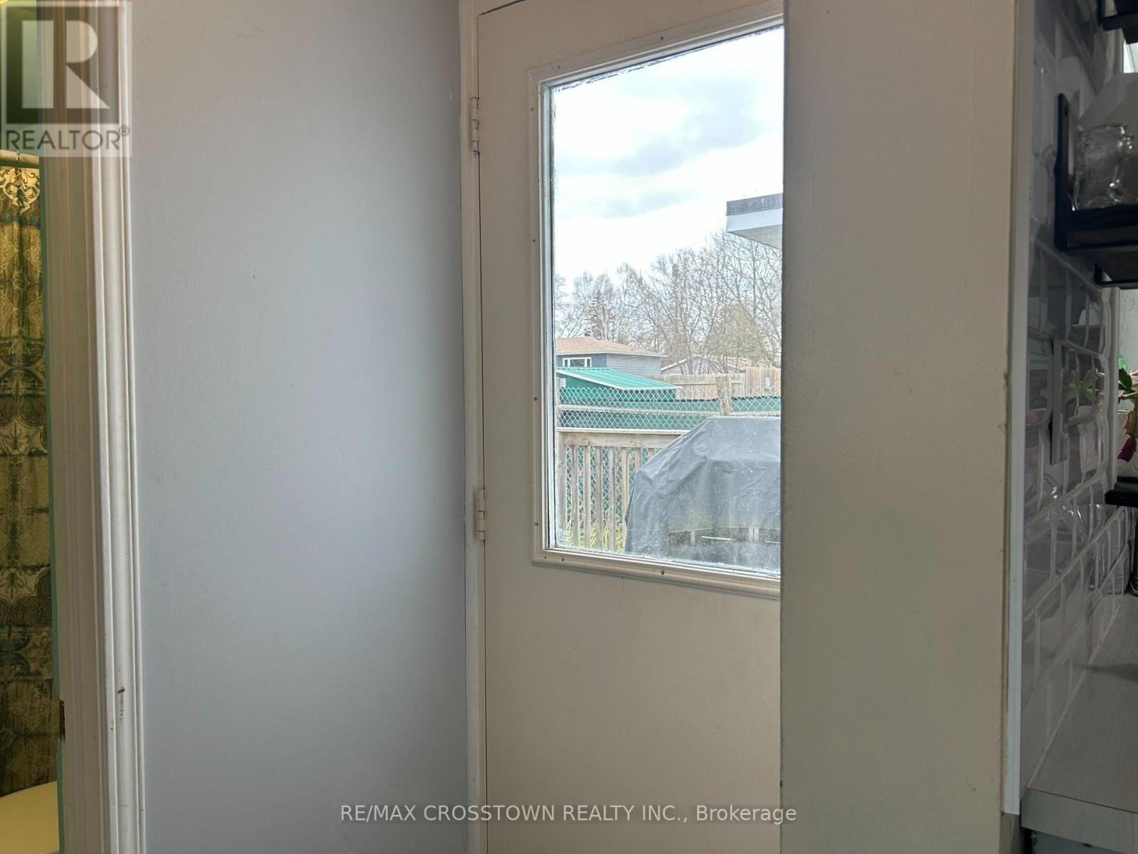 661 Fourth Avenue, Tay, Ontario  L0K 1R0 - Photo 12 - S12562478