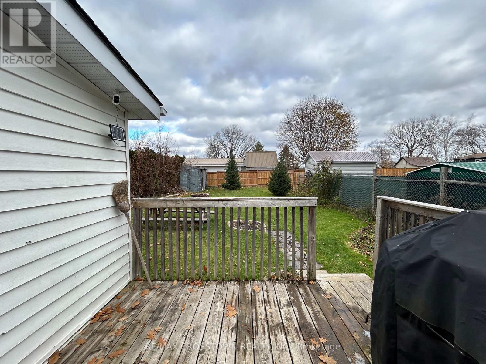 661 Fourth Avenue, Tay, Ontario  L0K 1R0 - Photo 13 - S12562478