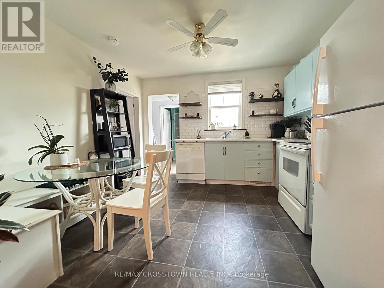 661 Fourth Avenue, Tay, Ontario  L0K 1R0 - Photo 7 - S12562478