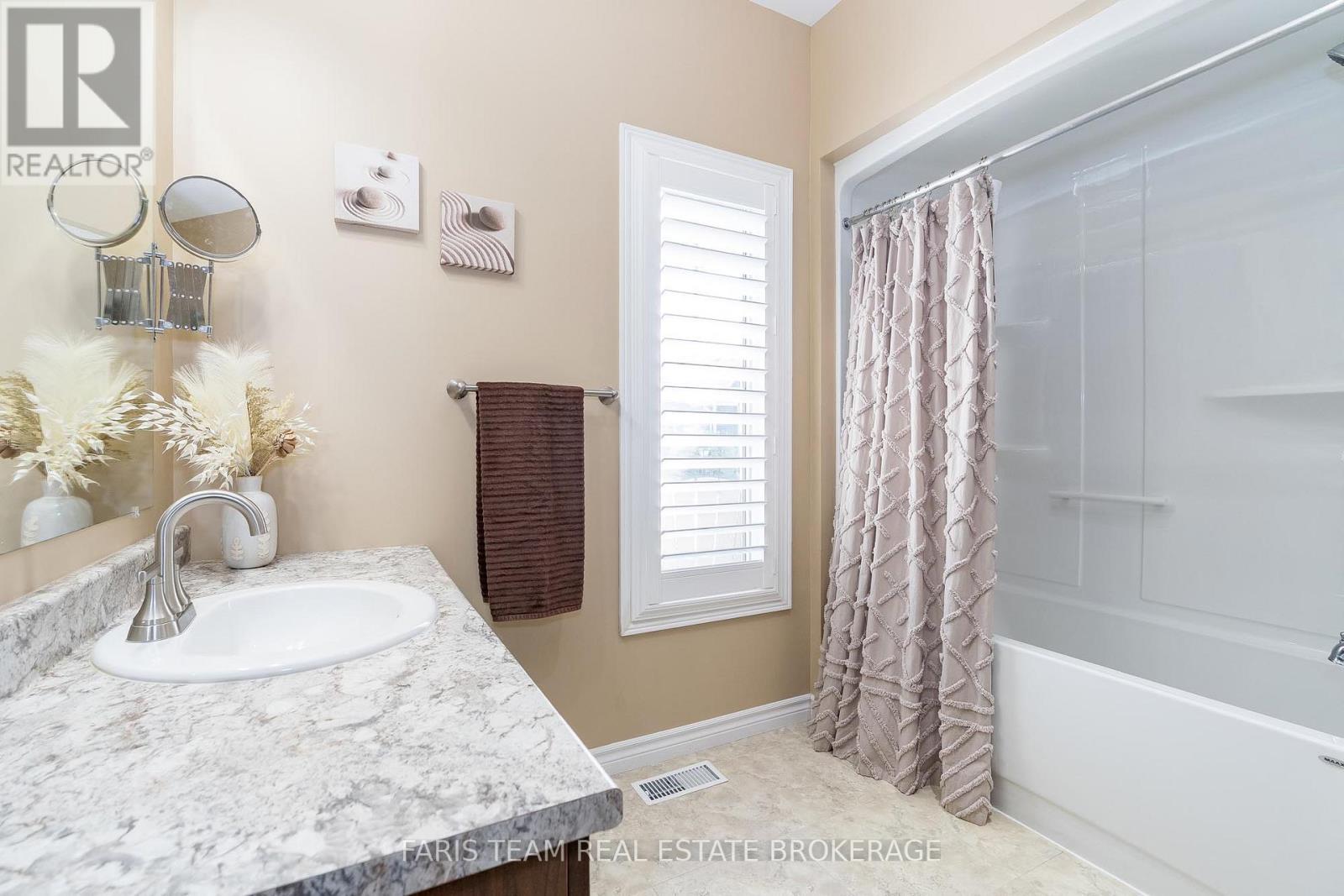 2 Grew Crescent, Penetanguishene, Ontario  L9M 0A4 - Photo 22 - S12562482