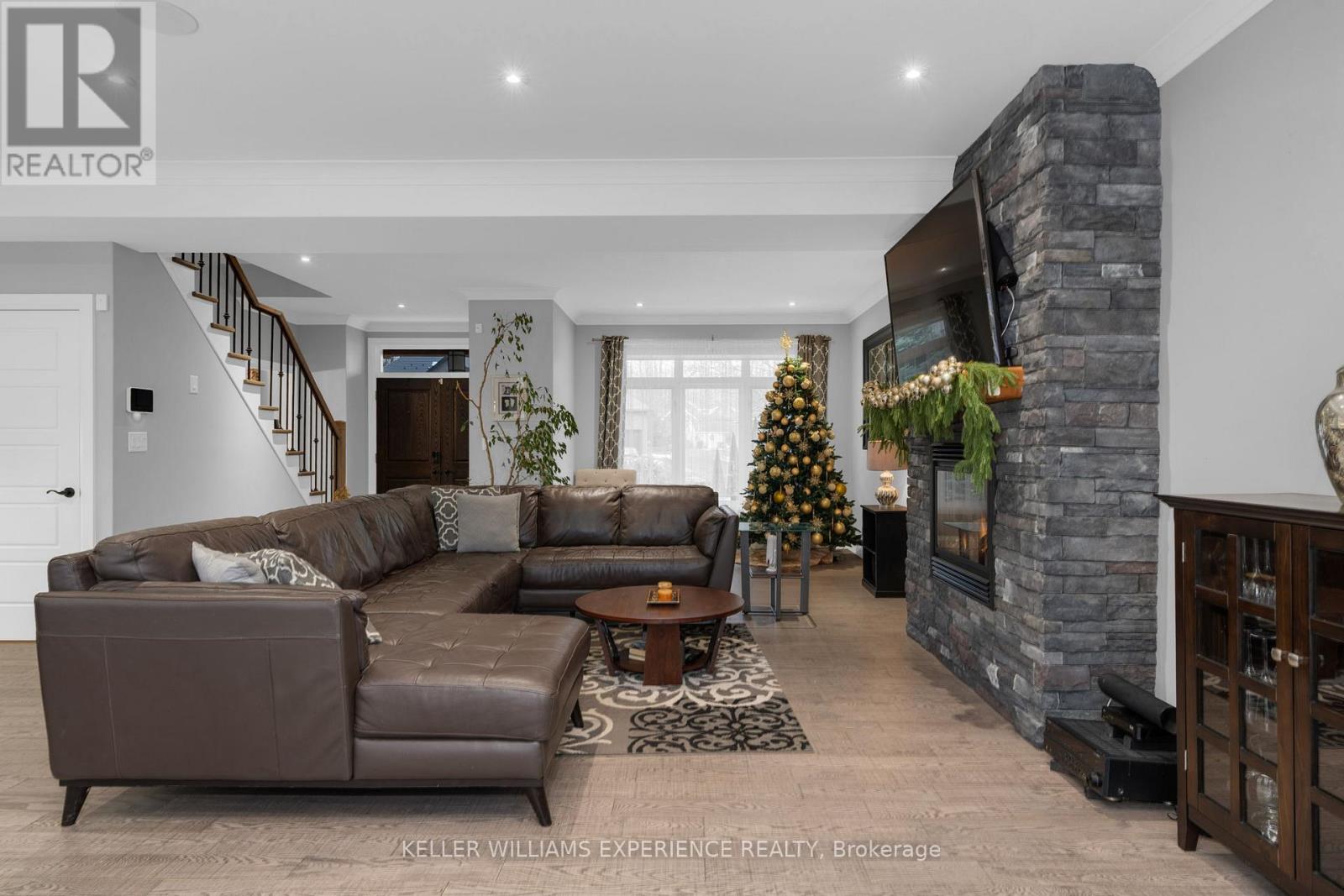 17 Black Creek Trail, Springwater, Ontario  L9X 0J2 - Photo 3 - S12562500