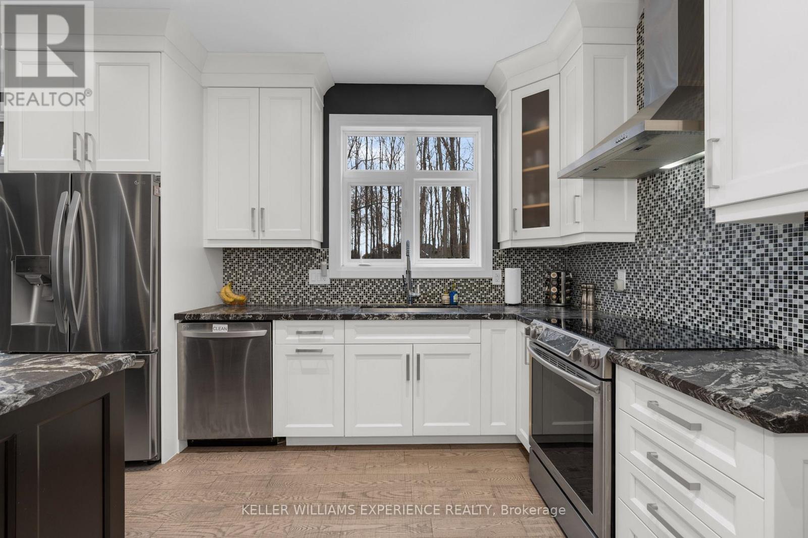 17 Black Creek Trail, Springwater, Ontario  L9X 0J2 - Photo 7 - S12562500