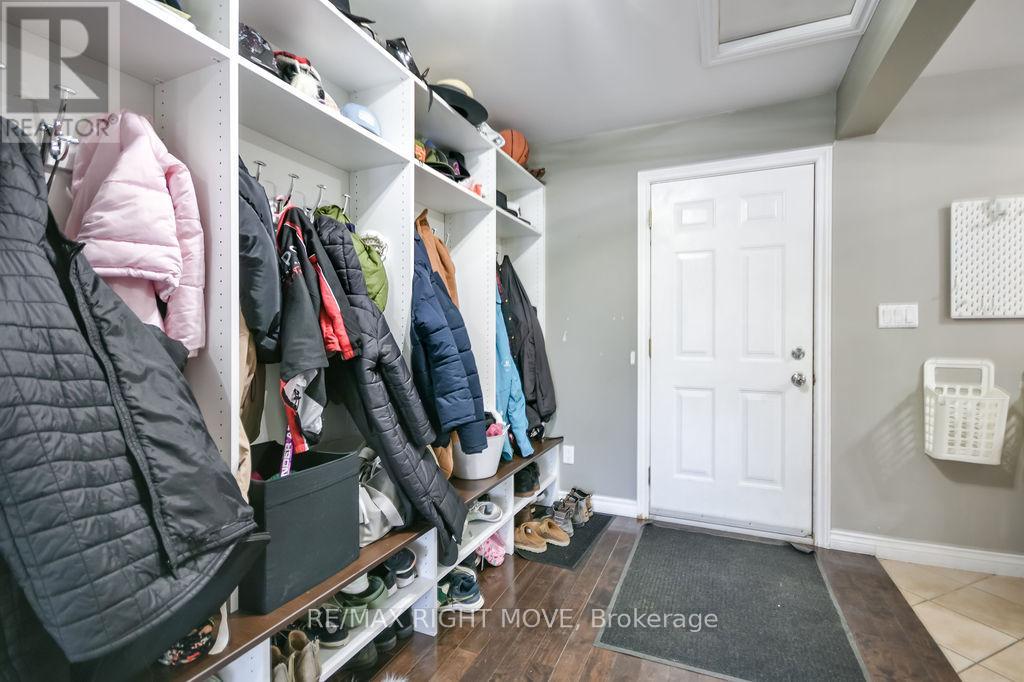 2027 Millwood Road, Severn, Ontario  L3V 0V6 - Photo 17 - S12562556