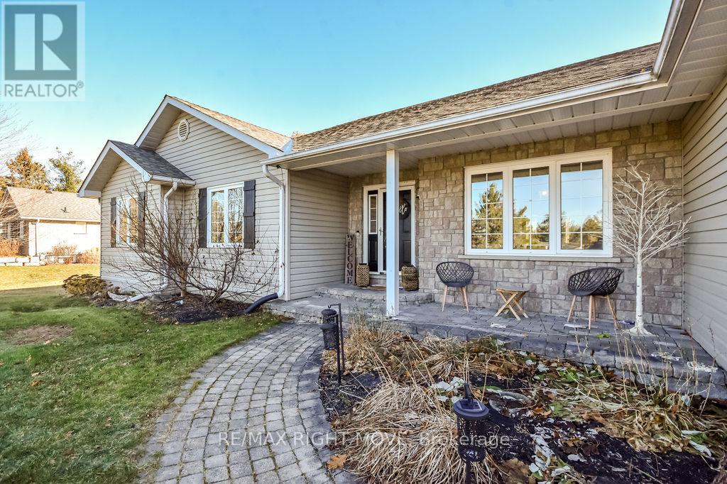 2027 Millwood Road, Severn, Ontario  L3V 0V6 - Photo 3 - S12562556