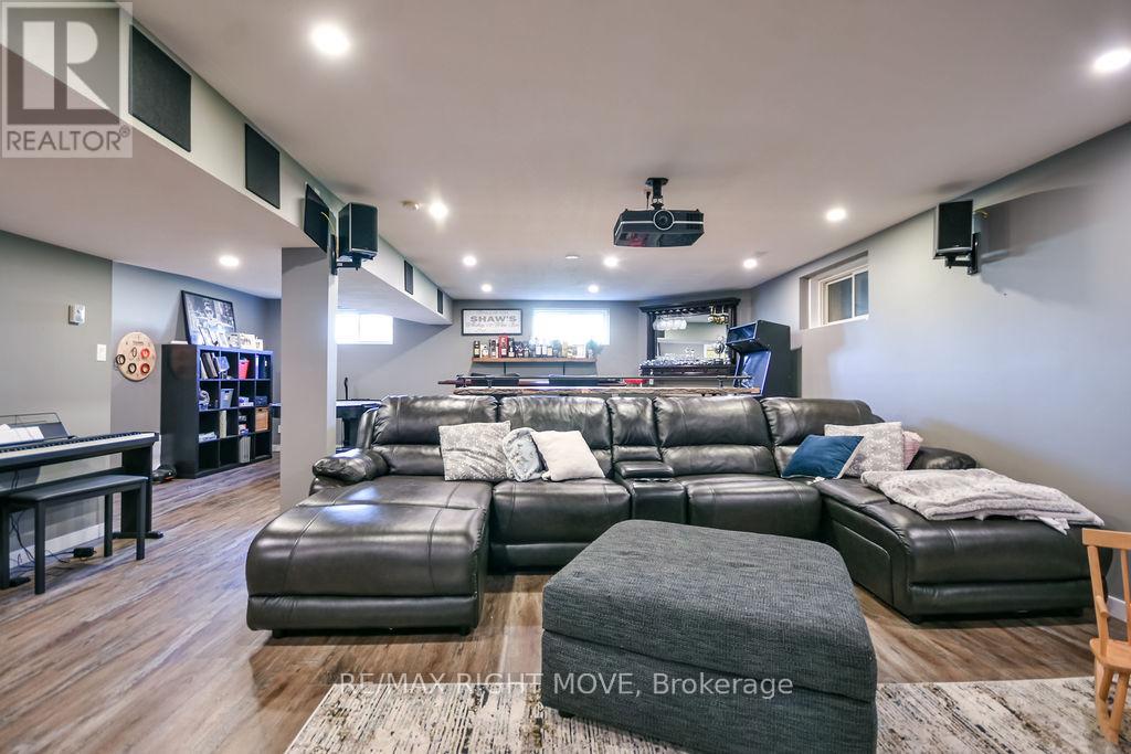 2027 Millwood Road, Severn, Ontario  L3V 0V6 - Photo 32 - S12562556