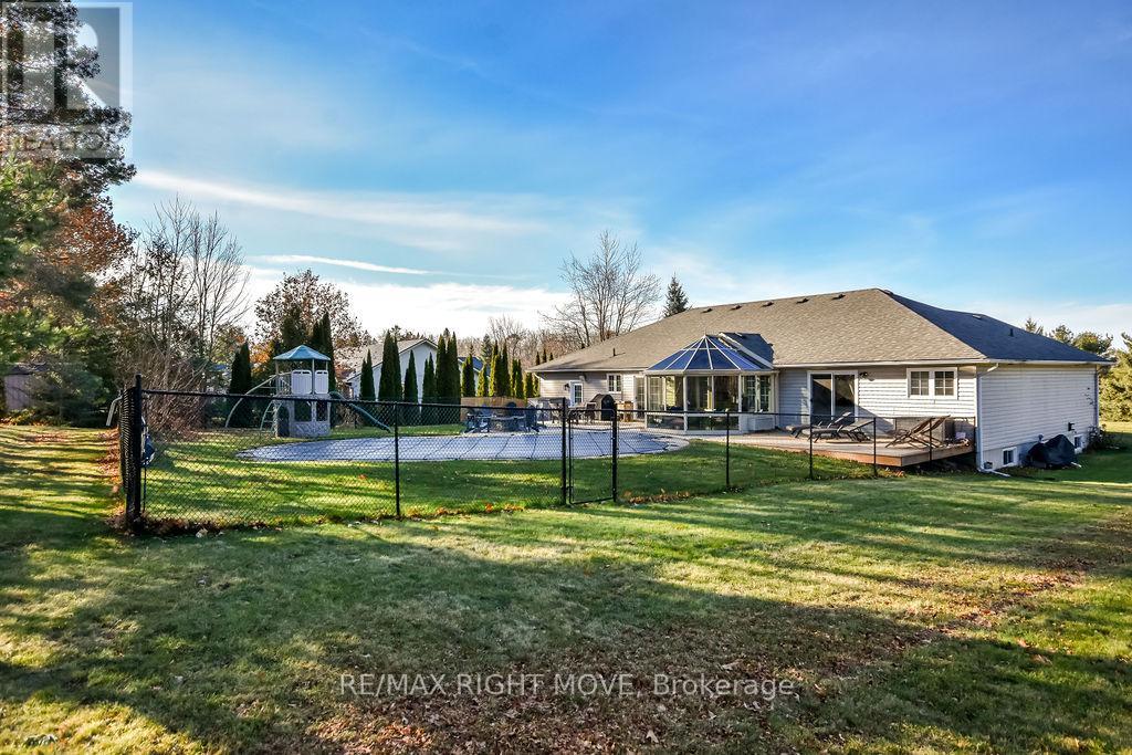 2027 Millwood Road, Severn, Ontario  L3V 0V6 - Photo 35 - S12562556