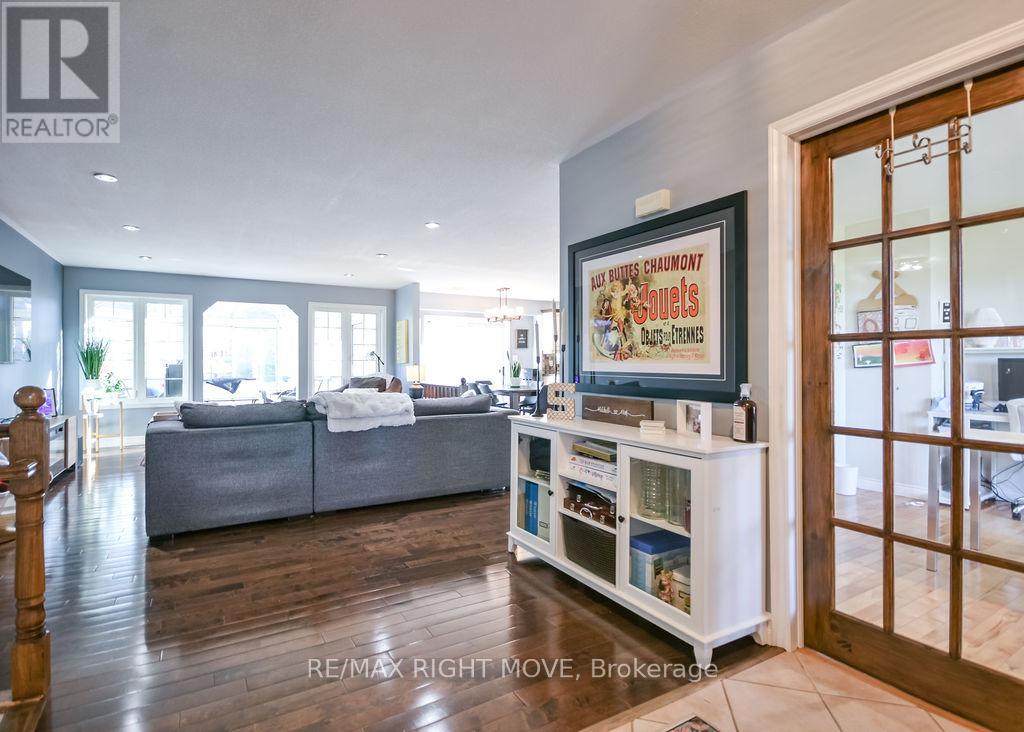 2027 Millwood Road, Severn, Ontario  L3V 0V6 - Photo 5 - S12562556