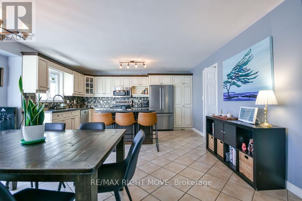 2027 Millwood Road, Severn, Ontario  L3V 0V6 - Photo 7 - S12562556