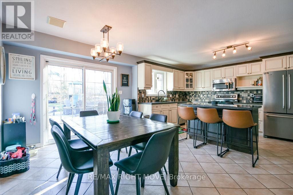 2027 Millwood Road, Severn, Ontario  L3V 0V6 - Photo 9 - S12562556