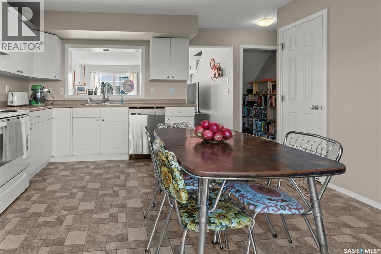 215 Rutherford Crescent, Saskatoon, Saskatchewan  S7N 4X6 - Photo 11 - SK024331