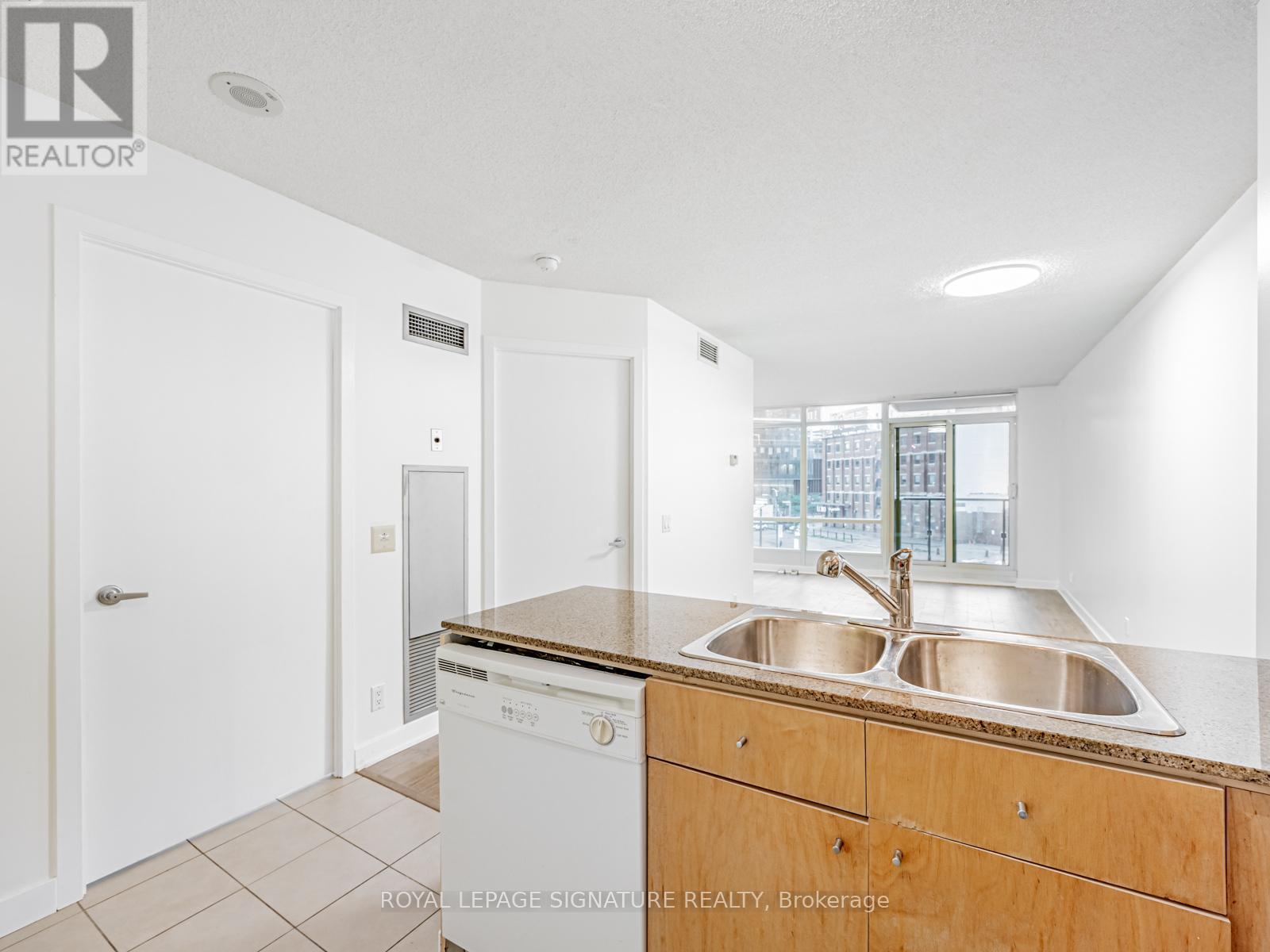 501 - 373 Front Street W, Toronto, Ontario  M5V 3R7 - Photo 9 - C12433140