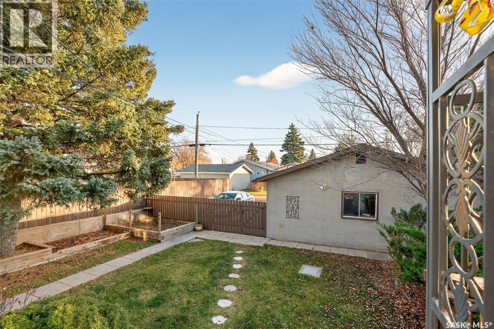 1005 Vaughan Street, Moose Jaw, Saskatchewan  S6H 5P1 - Photo 37 - SK024225