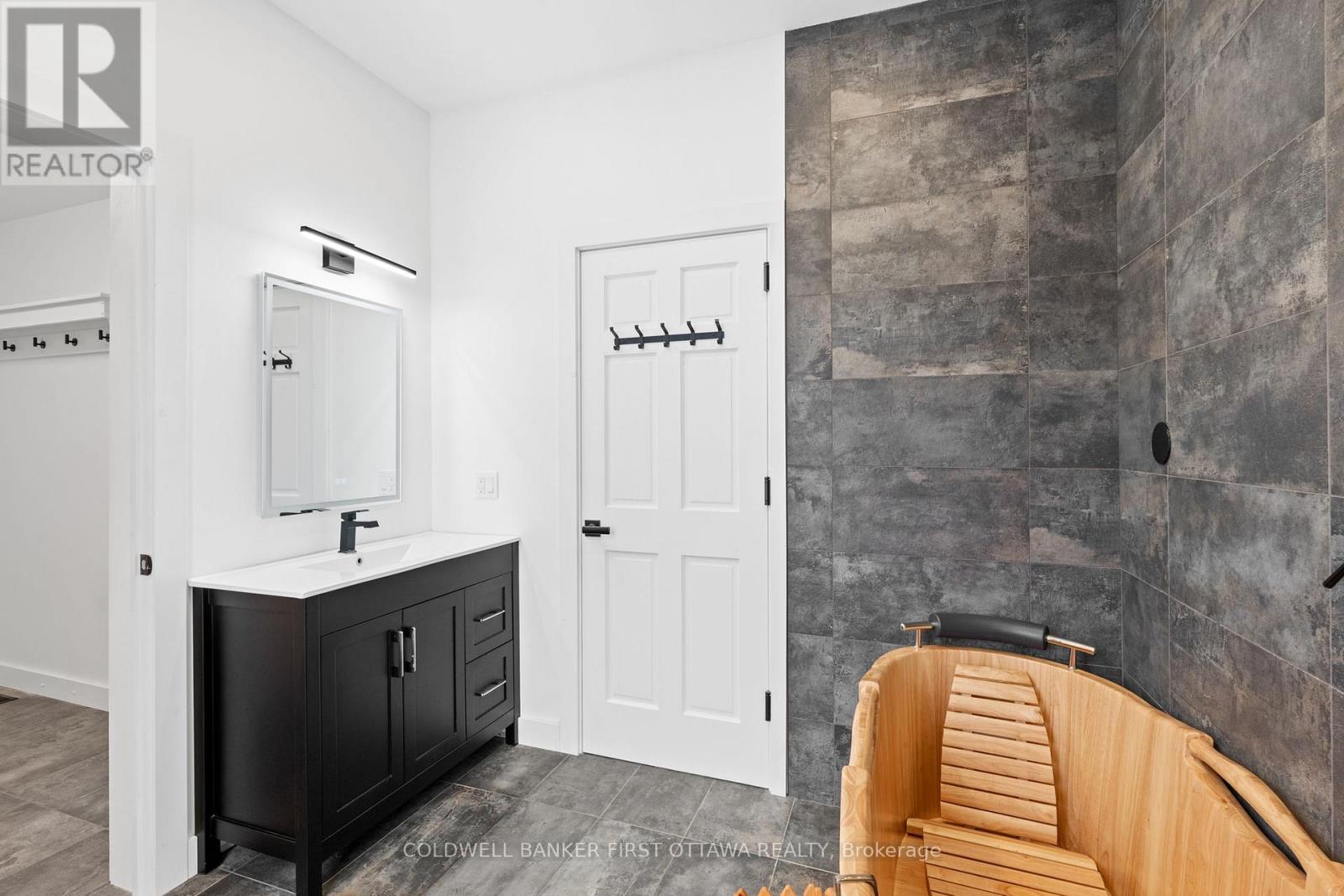 4210 Scotch Line Road, Tay Valley, Ontario  K7H 3C5 - Photo 16 - X12455147