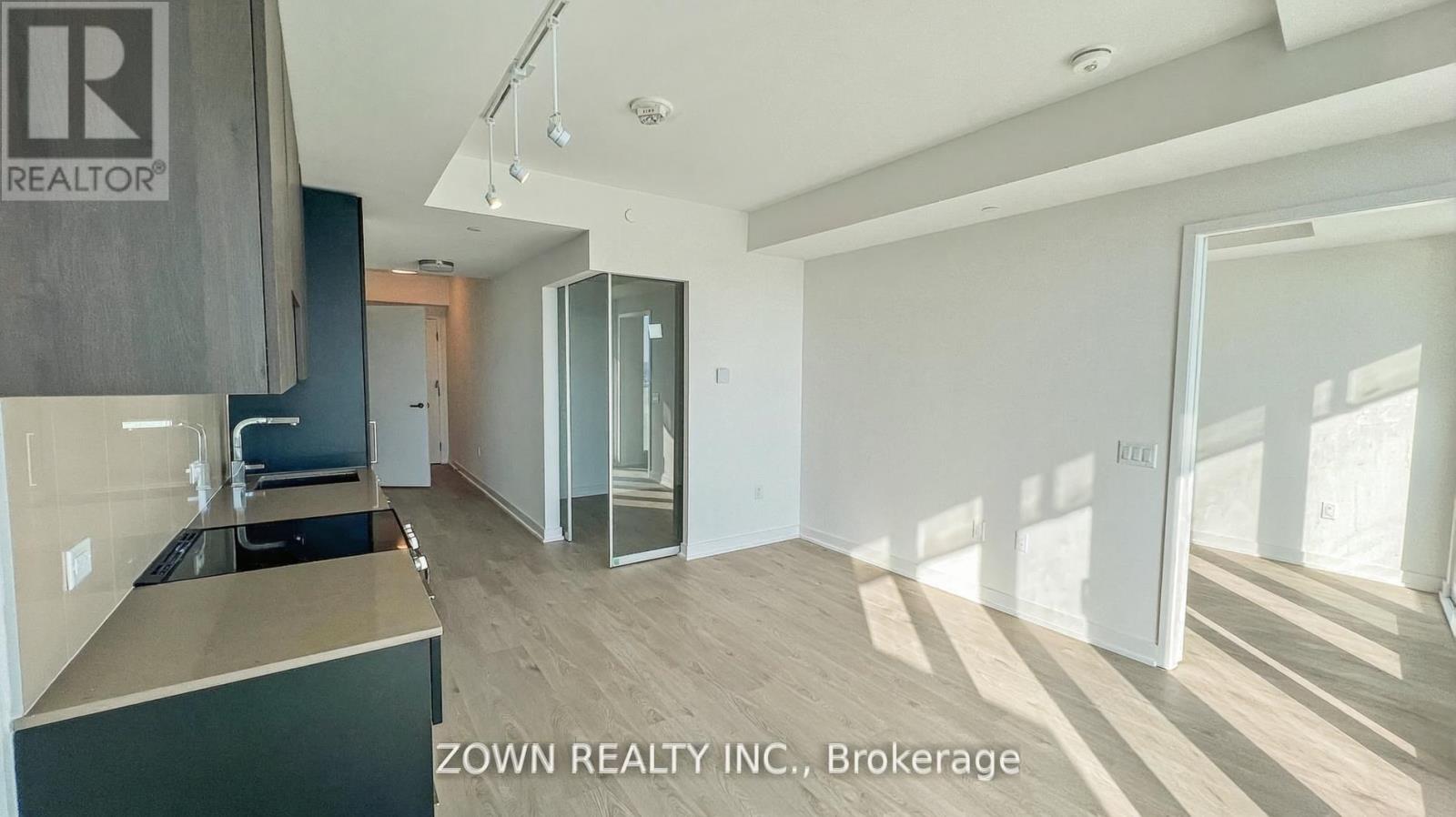 1506 - 3900 Confederation Parkway, Mississauga, Ontario  L5B 0M3 - Photo 10 - W12562452