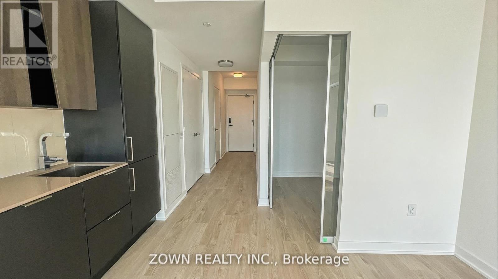 1506 - 3900 Confederation Parkway, Mississauga, Ontario  L5B 0M3 - Photo 14 - W12562452