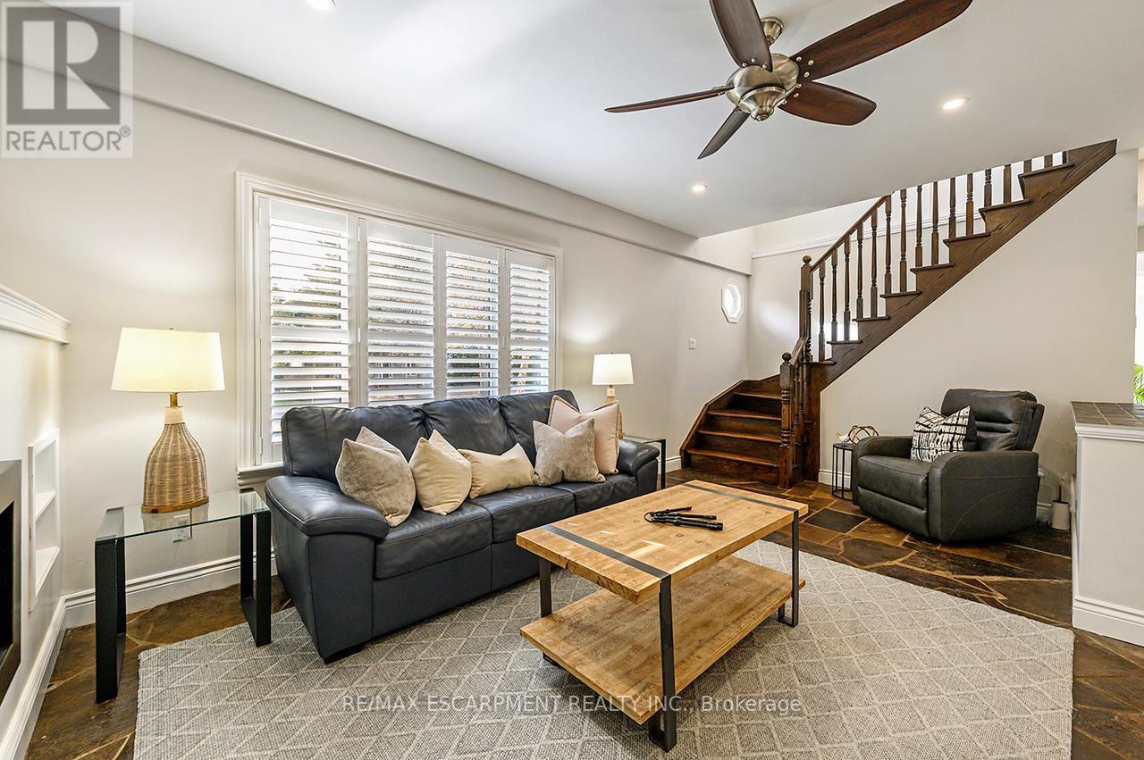 6487 Panton Street, Burlington, Ontario  L7P 0L7 - Photo 17 - W12562472