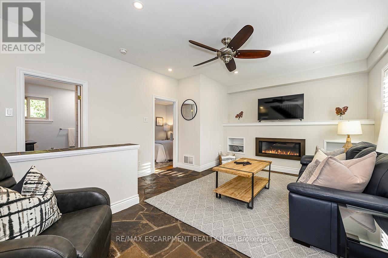 6487 Panton Street, Burlington, Ontario  L7P 0L7 - Photo 18 - W12562472