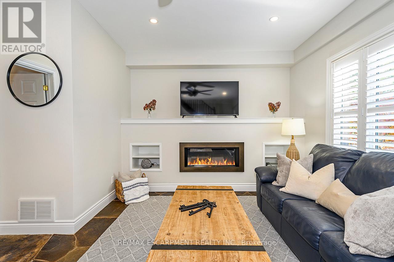 6487 Panton Street, Burlington, Ontario  L7P 0L7 - Photo 19 - W12562472